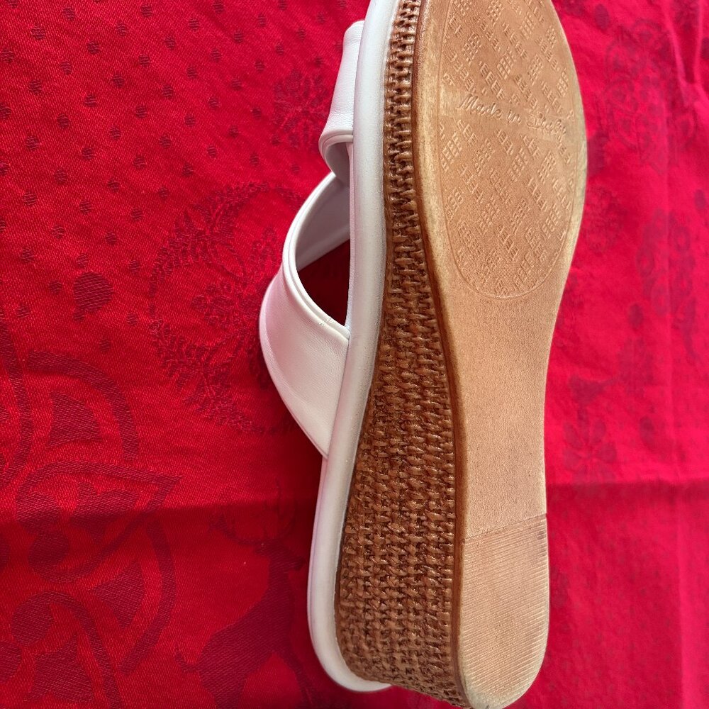 TOSCANELLA WHITE WEDGE SLIP ON SANDAL SIZE 7 - Picture 8 of 14